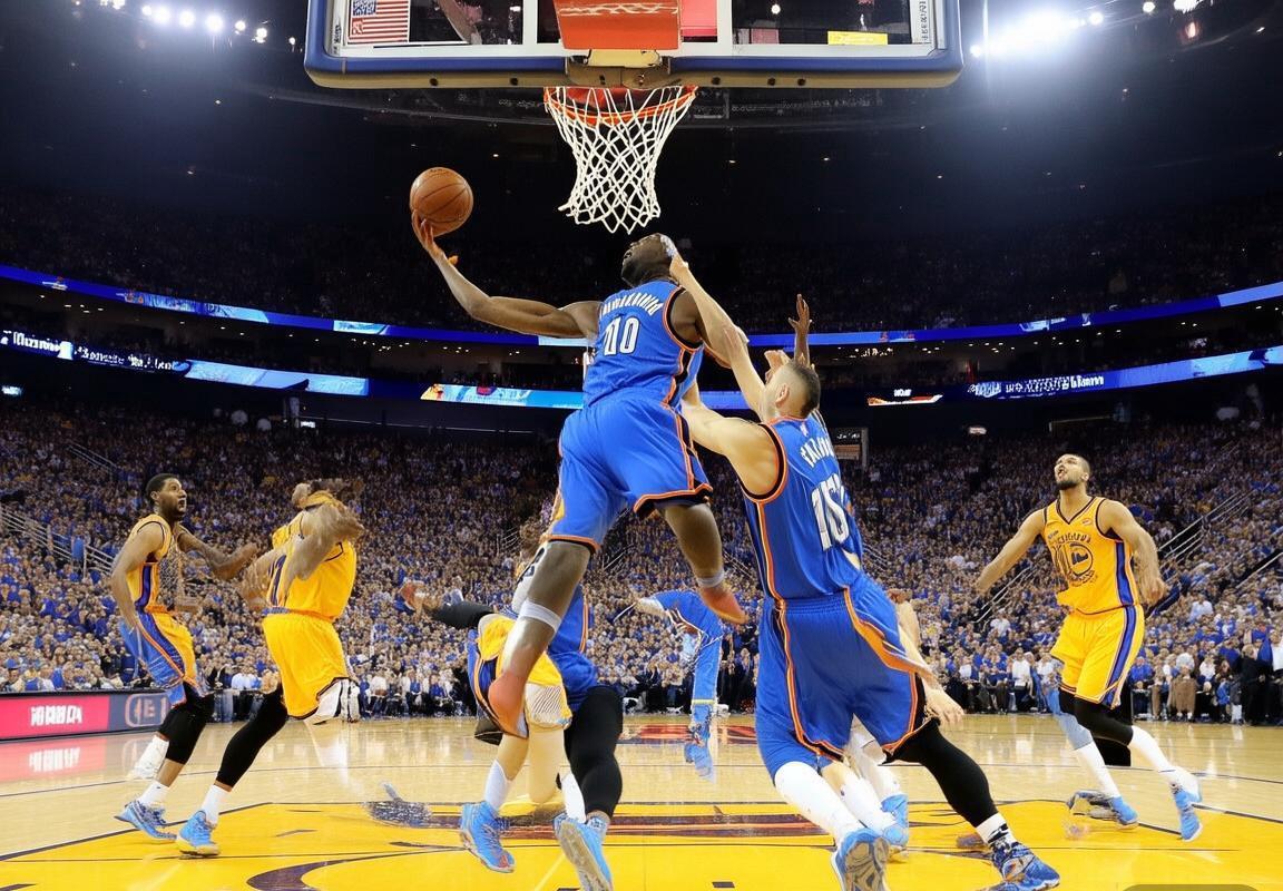 2015赛季勇士雷霆巅峰对决：篮球盛宴与文化交融(图4)